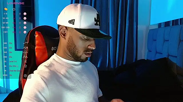 Snapshot of Christian_thor chatting on 01-24-25, 03:54 Christian thor online show from 01-24-25, 03:54