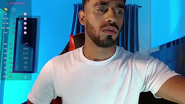 Snapshot of Christian_thor chatting on 01-26-25, 03:59 Christian thor online show from 01-26-25, 03:59