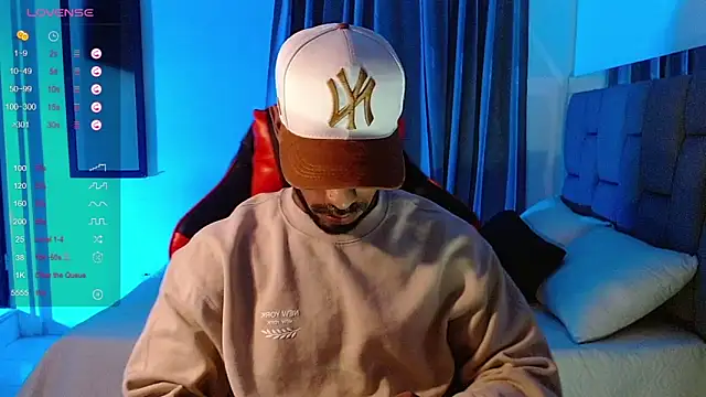 Snapshot of Christian_thor chatting on 01-31-25, 03:52 Christian thor online show from 01-31-25, 03:52