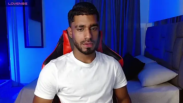 Snapshot of Christian_thor chatting on 03-08-25, 03:50 Christian thor online show from 03-08-25, 03:50