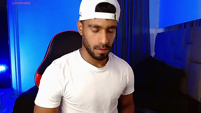 Snapshot of Christian_thor chatting on 09-18-25, 04:36 Christian thor online show from 09-18-25, 04:36