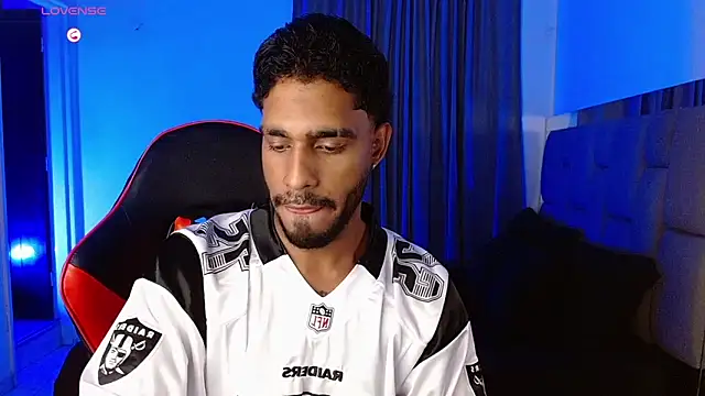 Snapshot of Christian_thor chatting on 09-19-25, 03:52 Christian thor online show from 09-19-25, 03:52