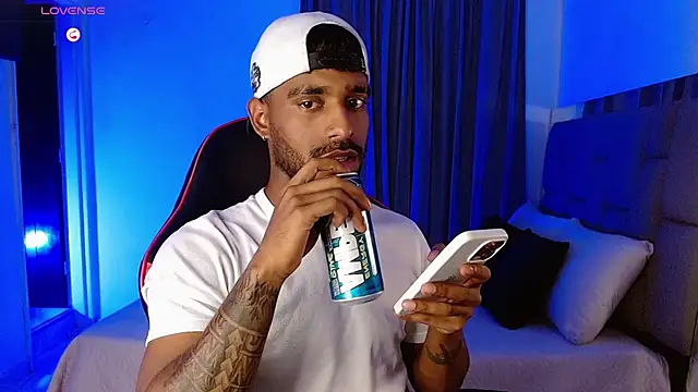 Snapshot of Christian_thor chatting on 09-25-25, 03:54 Christian thor online show from 09-25-25, 03:54