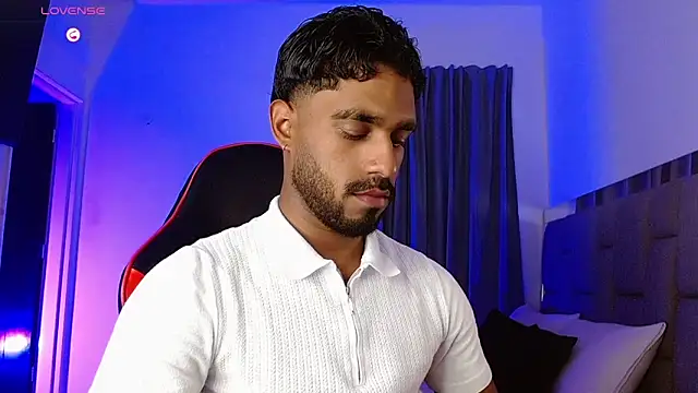 Snapshot of Christian_thor chatting on 09-27-25, 03:33 Christian thor online show from 09-27-25, 03:33