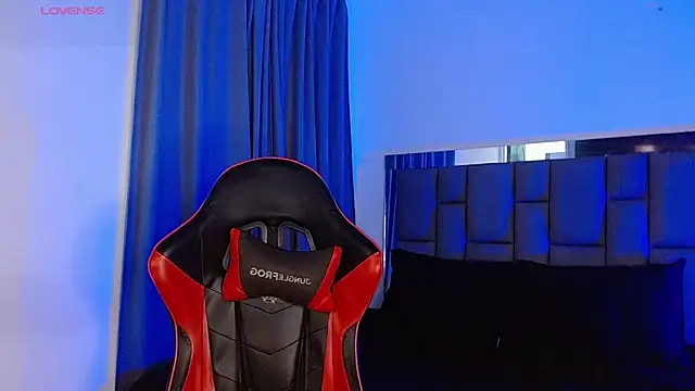 Snapshot of Christian_thor chatting on 10-17-25, 04:59 Christian thor online show from 10-17-25, 04:59