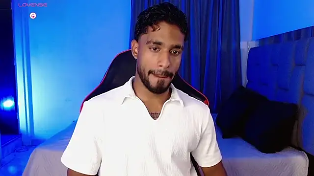 Snapshot of Christian_thor chatting on 12-22-25, 03:47 Christian thor online show from 12-22-25, 03:47