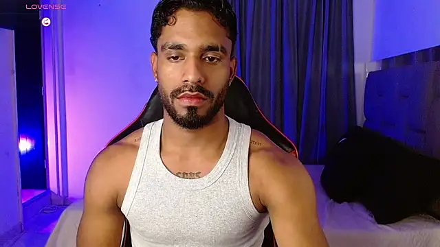 Snapshot of Christian_thor chatting on 12-23-25, 03:59 Christian thor online show from 12-23-25, 03:59