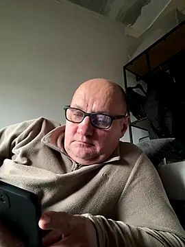 vanjbi45 online show from 10-25-25, 09:17