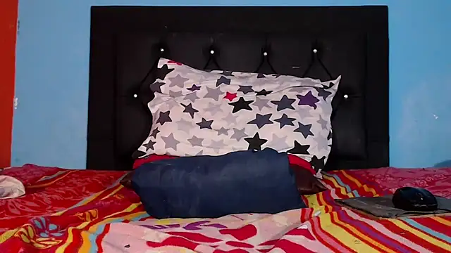 Snapshot of angelicatsx chatting on 02-17-25, 10:29 angelicatsx online show from 02-17-25, 10:29