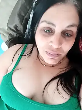 Snapshot of CRUELLAXX chatting on 12-02-24, 05:59 CRUELLAXX online show from 12-02-24, 05:59