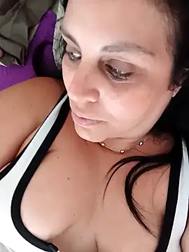 Snapshot of CRUELLAXX chatting on 01-29-25, 05:45 CRUELLAXX online show from 01-29-25, 05:45