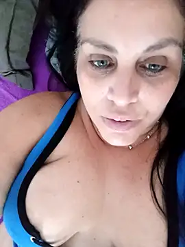 Snapshot of CRUELLAXX chatting on 02-11-25, 06:01 CRUELLAXX online show from 02-11-25, 06:01