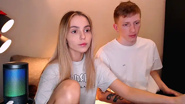 juliaanddima online show from 11-10-25, 09:58