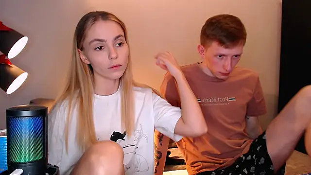 juliaanddima online show from 11-20-25, 08:25