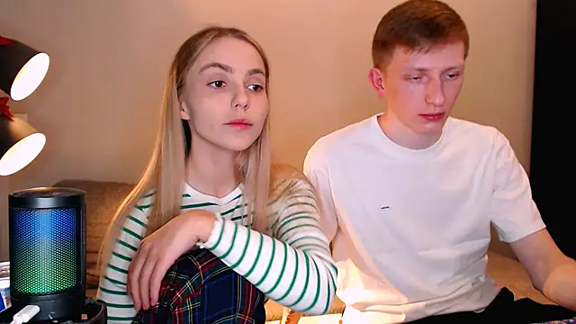 juliaanddima online show from 11-22-25, 09:47