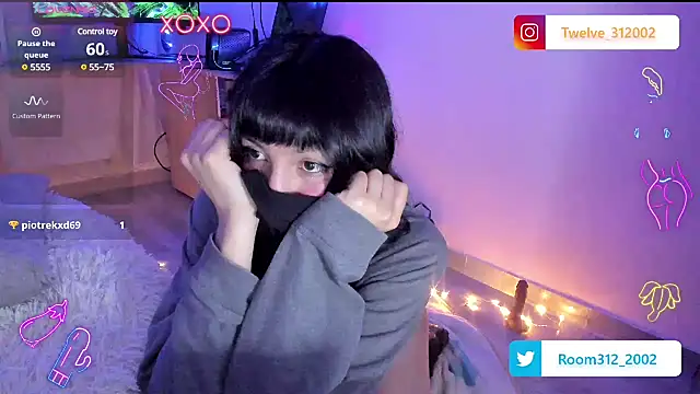 Snapshot of Room312_ chatting on 12-22-24, 03:00 Room312 online show from 12-22-24, 03:00