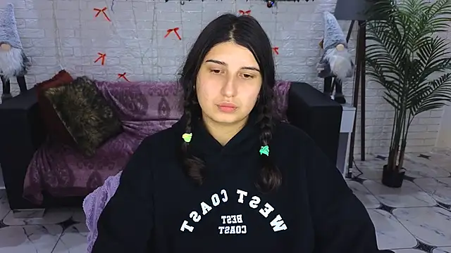 Snapshot of Linda_EX chatting on 12-14-24, 11:50 Linda EX online show from 12-14-24, 11:50