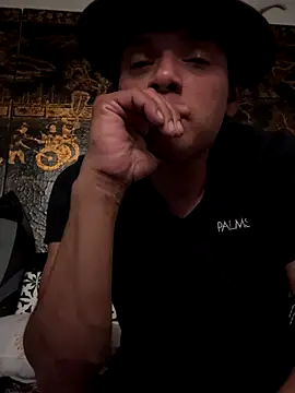 Snapshot of sincitygrease chatting on 10-04-25, 01:09 sincitygrease online show from 10-04-25, 01:09