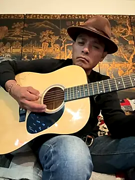 Snapshot of sincitygrease chatting on 10-14-25, 08:37 sincitygrease online show from 10-14-25, 08:37