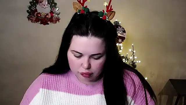 Emily Mo online show from 12-15-25, 06:17