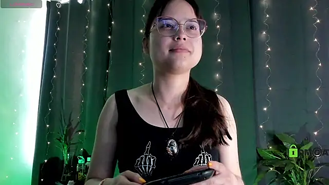 Snapshot of shantalc3rezo chatting on 02-04-25, 09:10 shantalc3rezo online show from 02-04-25, 09:10