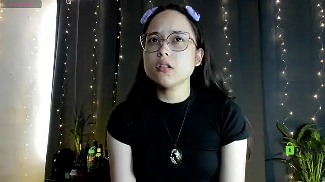 Snapshot of shantalc3rezo chatting on 02-10-25, 08:42 shantalc3rezo online show from 02-10-25, 08:42