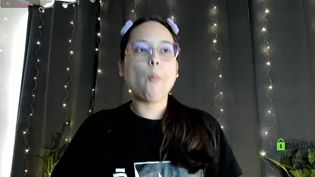 Snapshot of shantalc3rezo chatting on 02-11-25, 07:59 shantalc3rezo online show from 02-11-25, 07:59