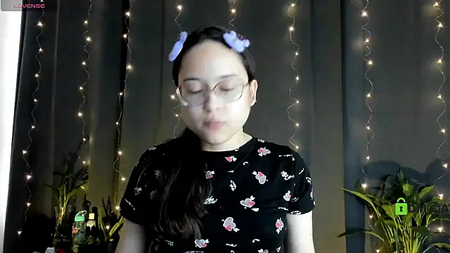 Snapshot of shantalc3rezo chatting on 02-13-25, 07:31 shantalc3rezo online show from 02-13-25, 07:31