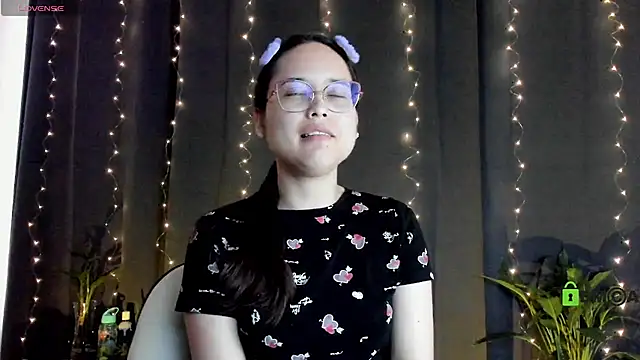 Snapshot of shantalc3rezo chatting on 02-13-25, 10:33 shantalc3rezo online show from 02-13-25, 10:33