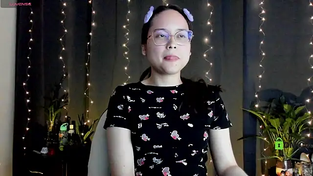 Snapshot of shantalc3rezo chatting on 02-14-25, 01:34 shantalc3rezo online show from 02-14-25, 01:34