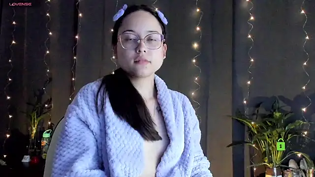 Snapshot of shantalc3rezo chatting on 02-17-25, 01:36 shantalc3rezo online show from 02-17-25, 01:36