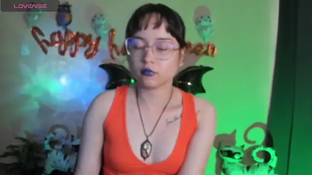 Snapshot of shantalc3rezo chatting on 10-17-25, 08:00 shantalc3rezo online show from 10-17-25, 08:00