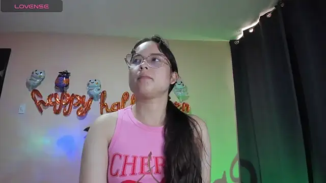 Snapshot of shantalc3rezo chatting on 10-27-25, 05:50 shantalc3rezo online show from 10-27-25, 05:50