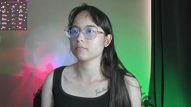 Snapshot of shantalc3rezo chatting on 11-24-25, 08:41 shantalc3rezo online show from 11-24-25, 08:41