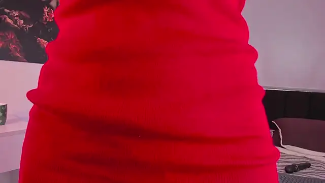 mia thompsonn  online show from 12-18-24, 06:03