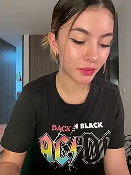 Snapshot of Your_Honeey chatting on 12-28-24, 12:57 Your Honeey online show from 12-28-24, 12:57