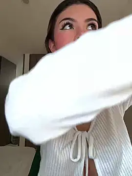 Snapshot of Your_Honeey chatting on 01-19-25, 09:34 Your Honeey online show from 01-19-25, 09:34