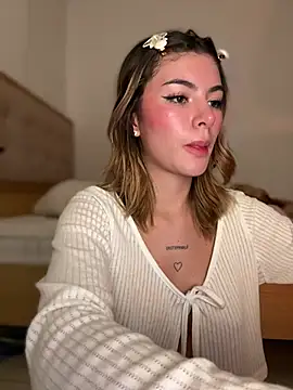 Snapshot of Your_Honeey chatting on 01-20-25, 12:36 Your Honeey online show from 01-20-25, 12:36