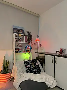 Your Honeey online show from 04-25-26, 12:02