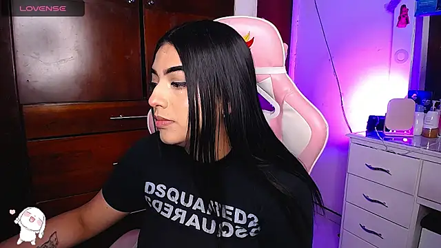 Snapshot of eva_six chatting on 02-21-25, 02:50 eva six online show from 02-21-25, 02:50