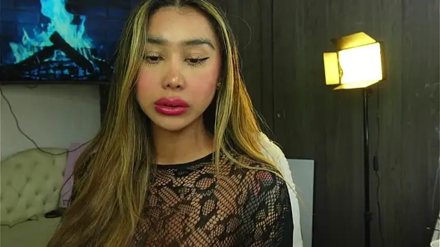 liah v online show from 04-23-26, 02:24