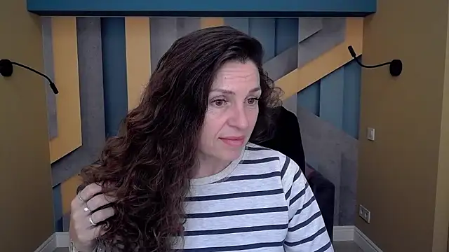 EllaLong online show from 10-30-25, 12:28