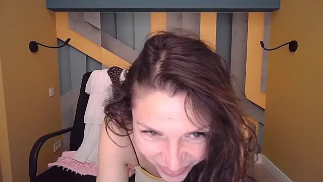 EllaLong online show from 04-26-26, 11:41