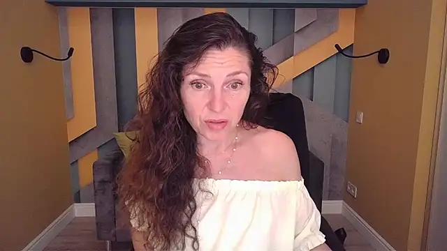 Snapshot of EllaLong chatting on 05-23-26, 11:25 EllaLong online show from 05-23-26, 11:25