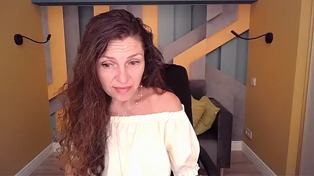 Snapshot of EllaLong chatting on 06-19-26, 11:36 EllaLong online show from 06-19-26, 11:36