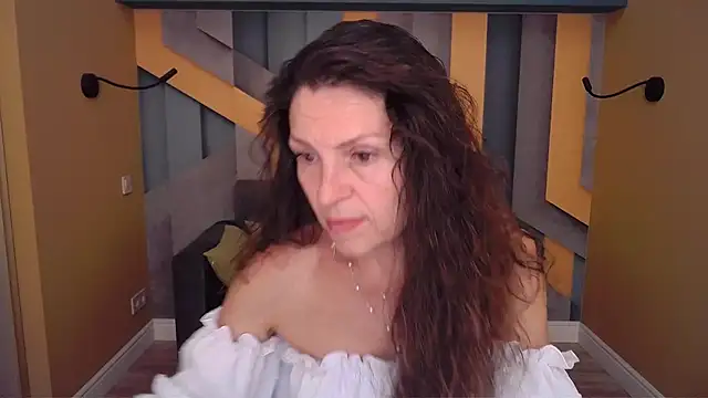 Snapshot of EllaLong chatting on 06-23-26, 11:41 EllaLong online show from 06-23-26, 11:41
