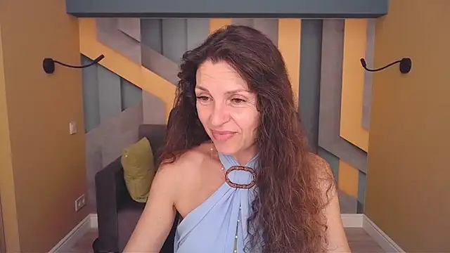 Snapshot of EllaLong chatting on 07-02-26, 11:27 EllaLong online show from 07-02-26, 11:27