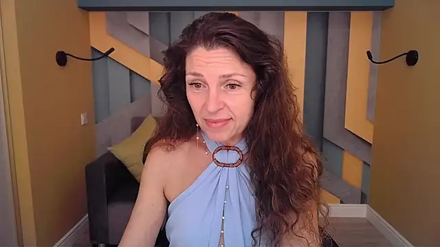 Snapshot of EllaLong chatting on 07-03-26, 11:27 EllaLong online show from 07-03-26, 11:27