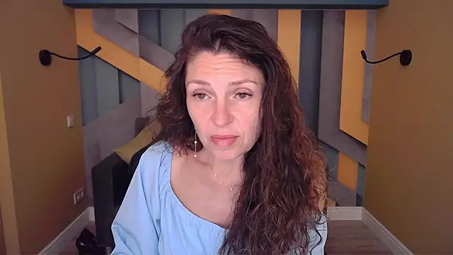 Snapshot of EllaLong chatting on 07-05-26, 11:28 EllaLong online show from 07-05-26, 11:28