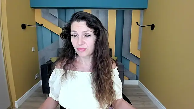 Snapshot of EllaLong chatting on 07-29-26, 11:30 EllaLong online show from 07-29-26, 11:30